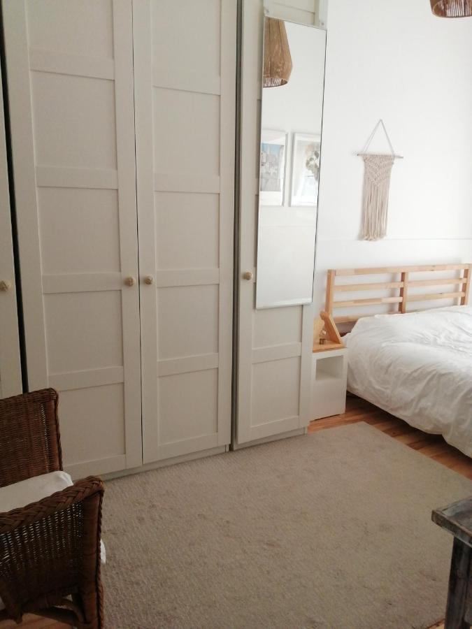Apartamento Encantador Com Patio Lisbon Exterior photo